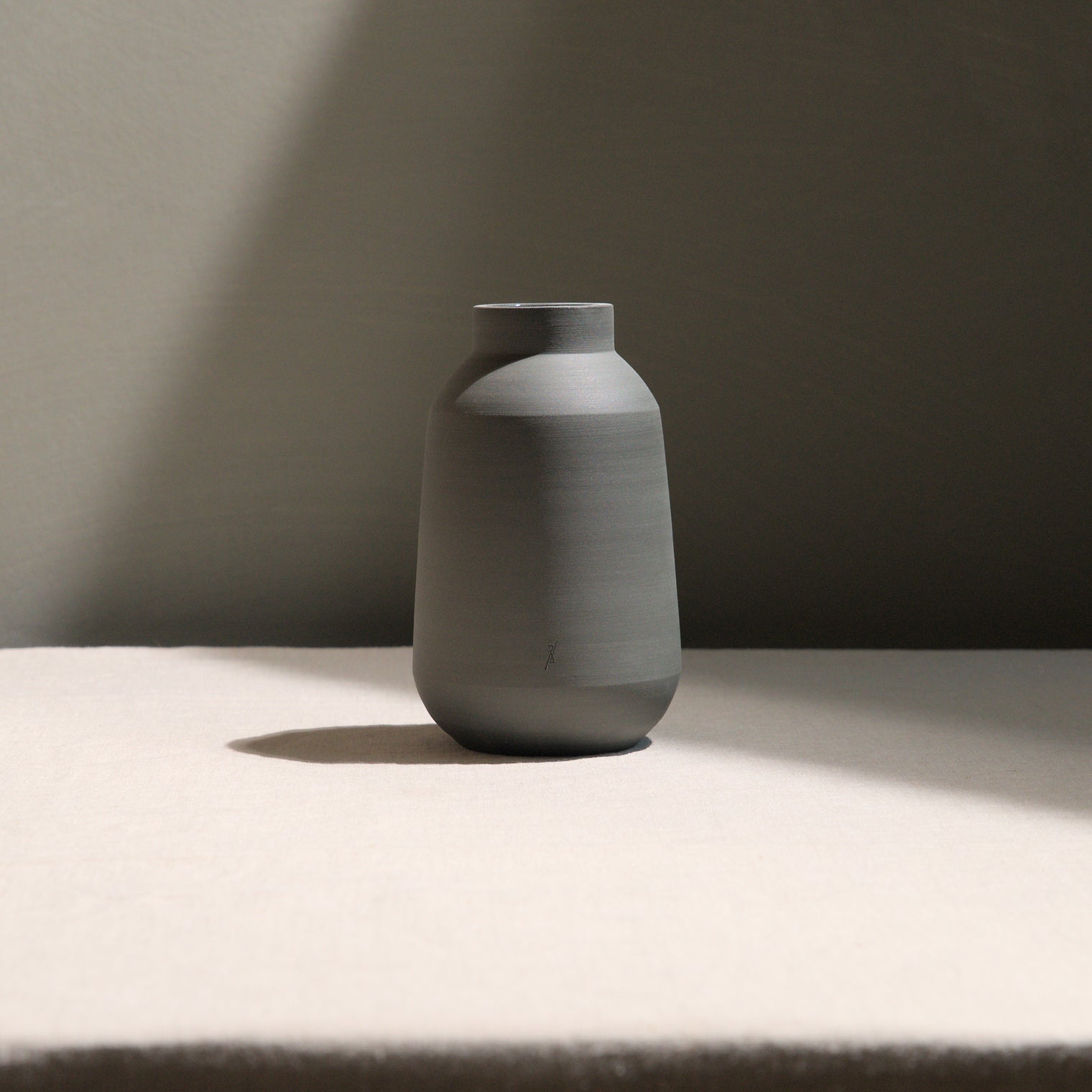 Textured handmade vase in black by L'Impatience ceramics