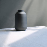 L'Intentionnel - Minimalist bouquet vase by L'Impatience