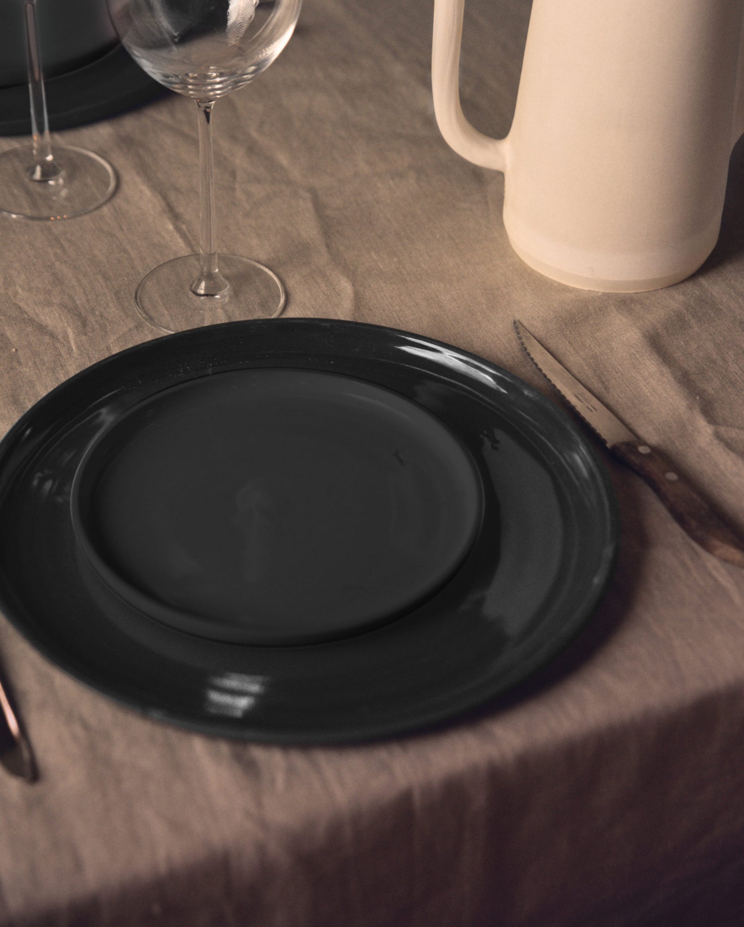 Handmade plates by L'Impatience