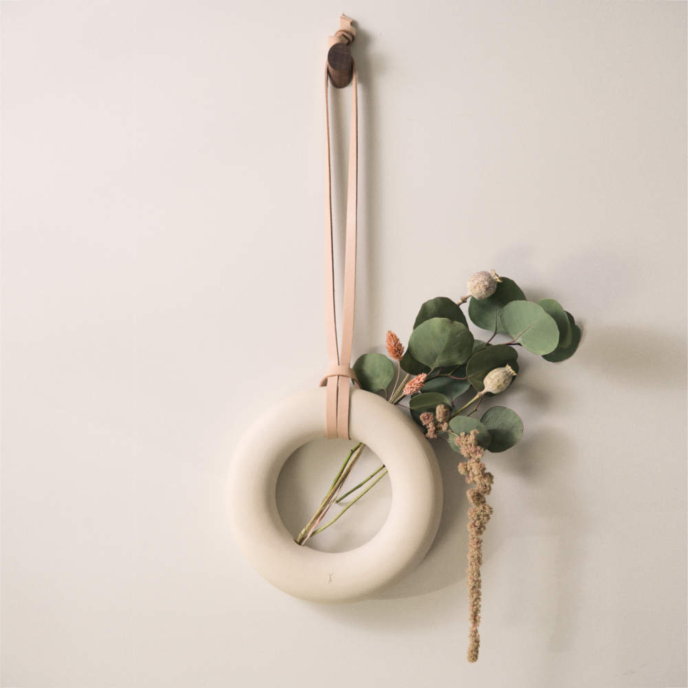 L'Impure - Hanging Ring Vase (Ivory)